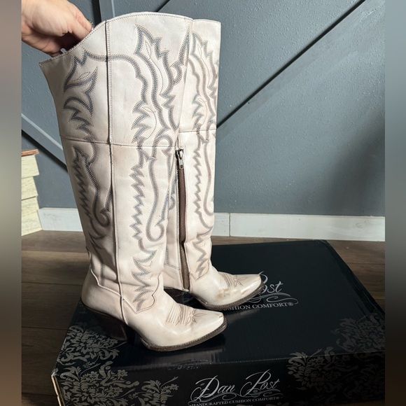 Dan post size 9 boots - Picture 7 of 8